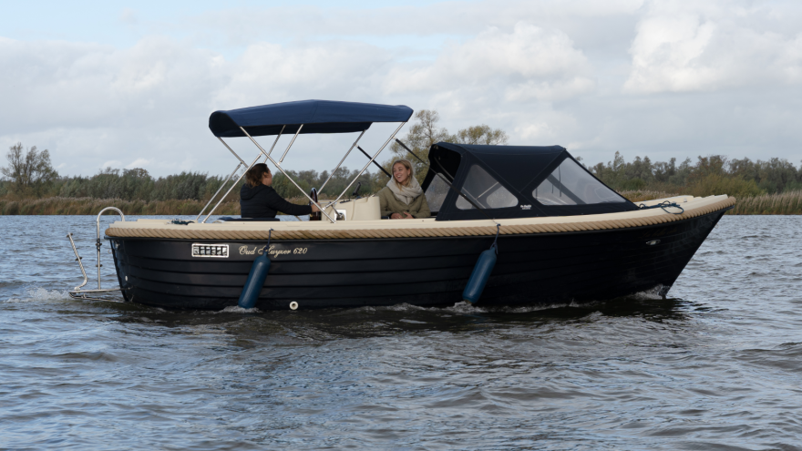 Luxe sloep 8 personen huren voor de Biesbosch