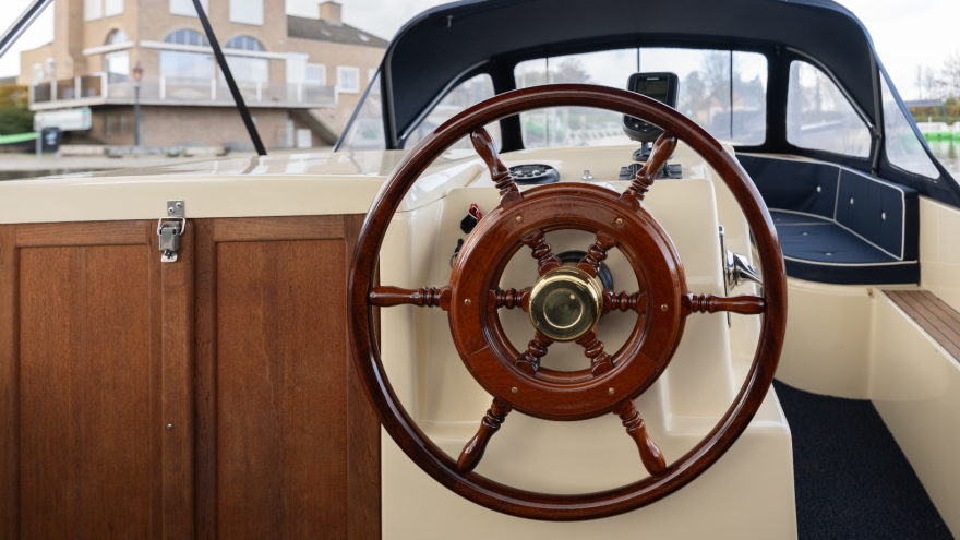 Luxe sloep 8 personen huren voor de Biesbosch