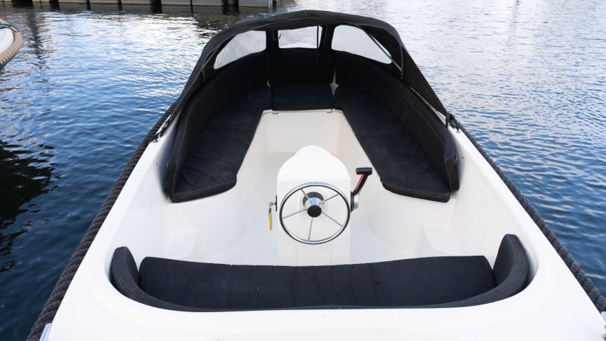 Basis sloep 6 personen huren in de Biesbosch