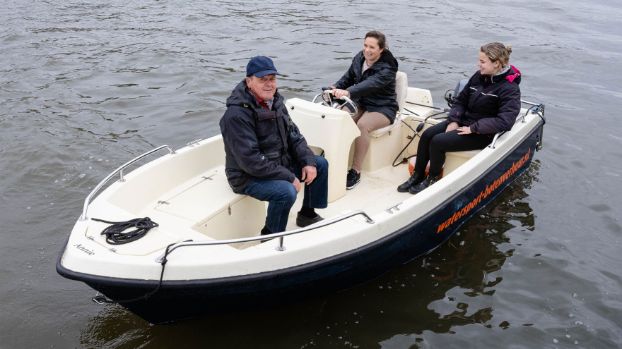 Sportboot huren in De Biesbosch | Watersport Botenverhuur