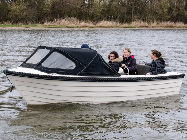Luxe sloep 5 personen | Watersport Botenverhuur