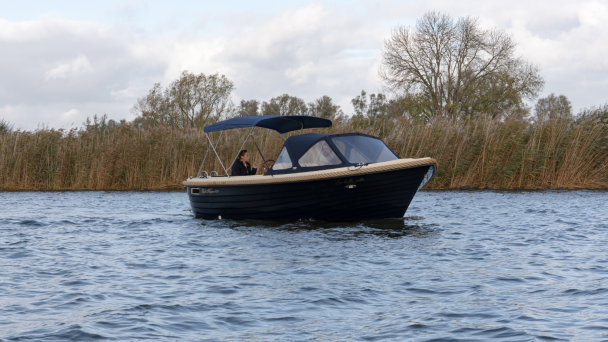 Luxe sloep 8 personen huren voor de Biesbosch